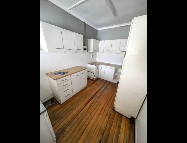 1.5 BEDROOM FLAT FOR SALE IN PELHAM